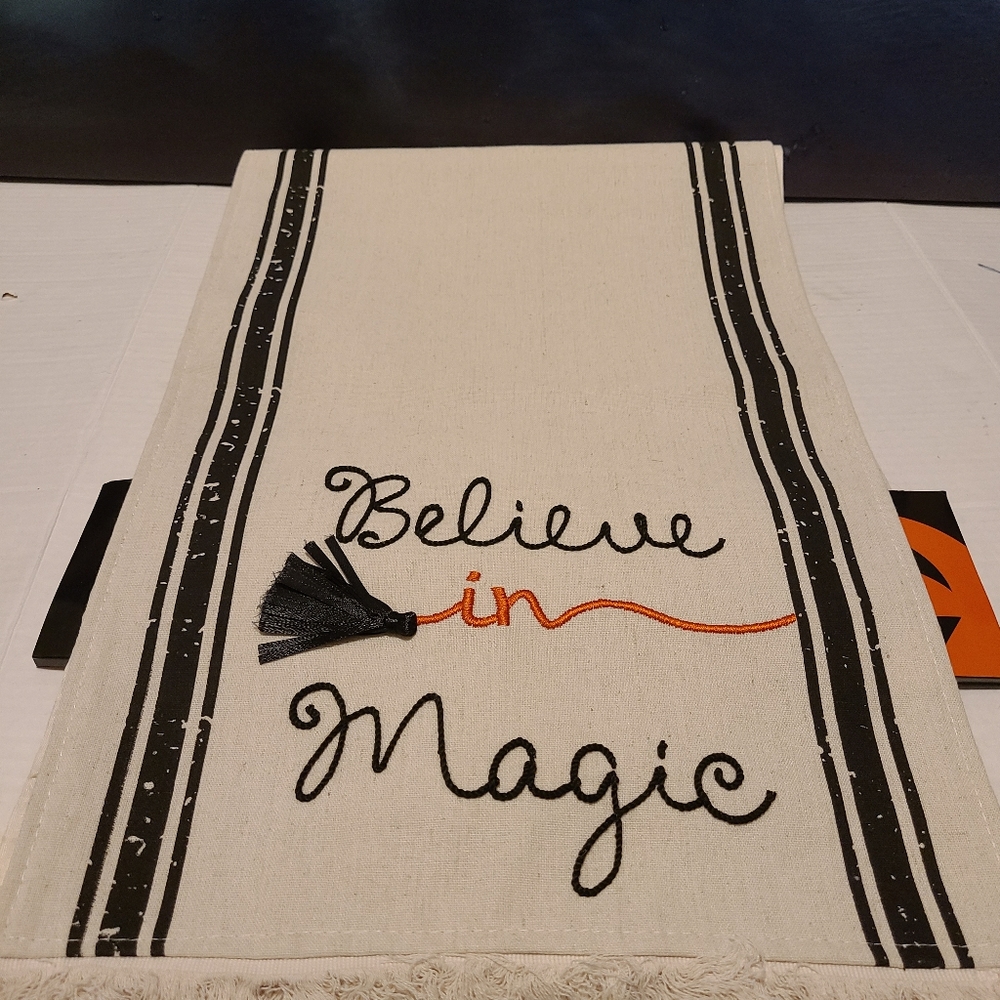Decorative Table Runner - Picture 6 of 15